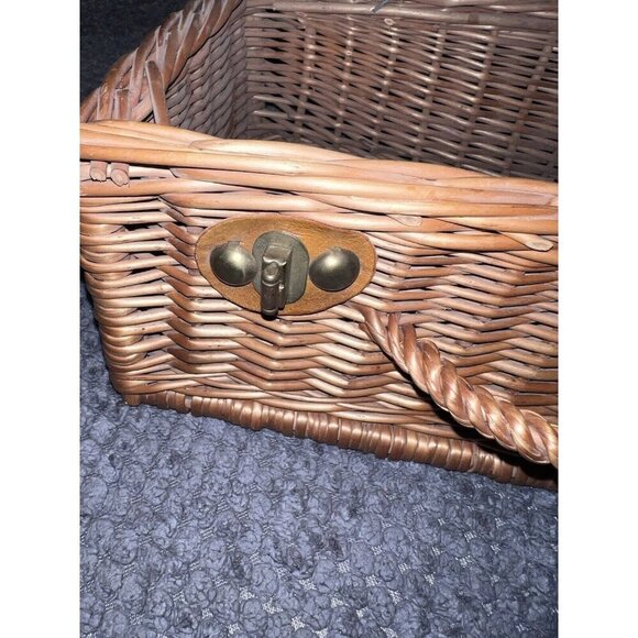 Vintage Rattan Suitcase Wicker Chest Picnic and Wine Box - Picture 16 of 16